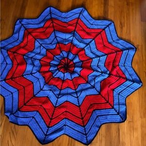 Spider-Man look Red and Blue Starburst Crochet Throw Blanket